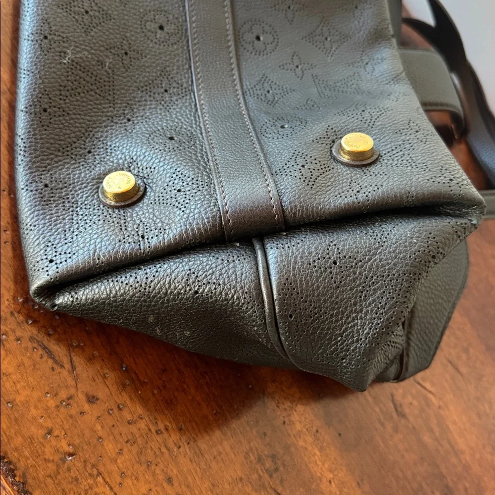 Louis Vuitton‎ Mahina leather handbag